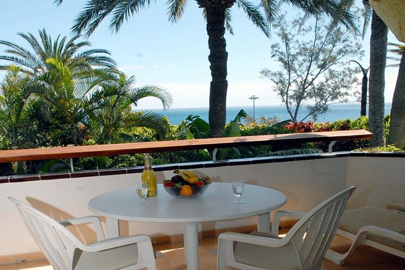 Nogalera Hotel San Bartolomé Buitenkant foto